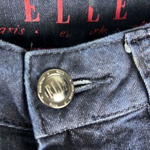 Elle woman’s blue jeans size 6R